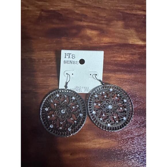 NWT Black Filigree Dangle Earrings –  Cutout Drop Earrings - Picture 2 of 2